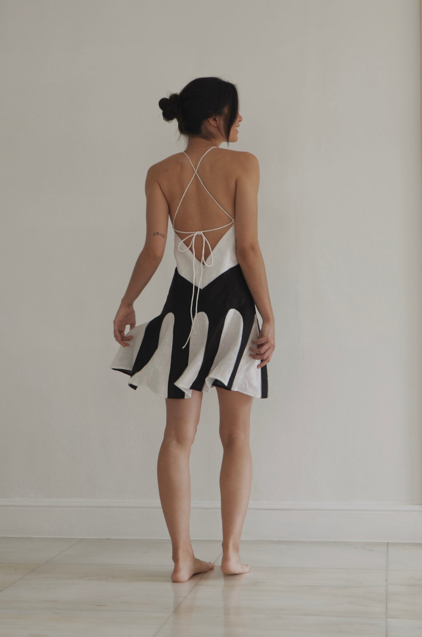Contrast Calypso Dress Black & White