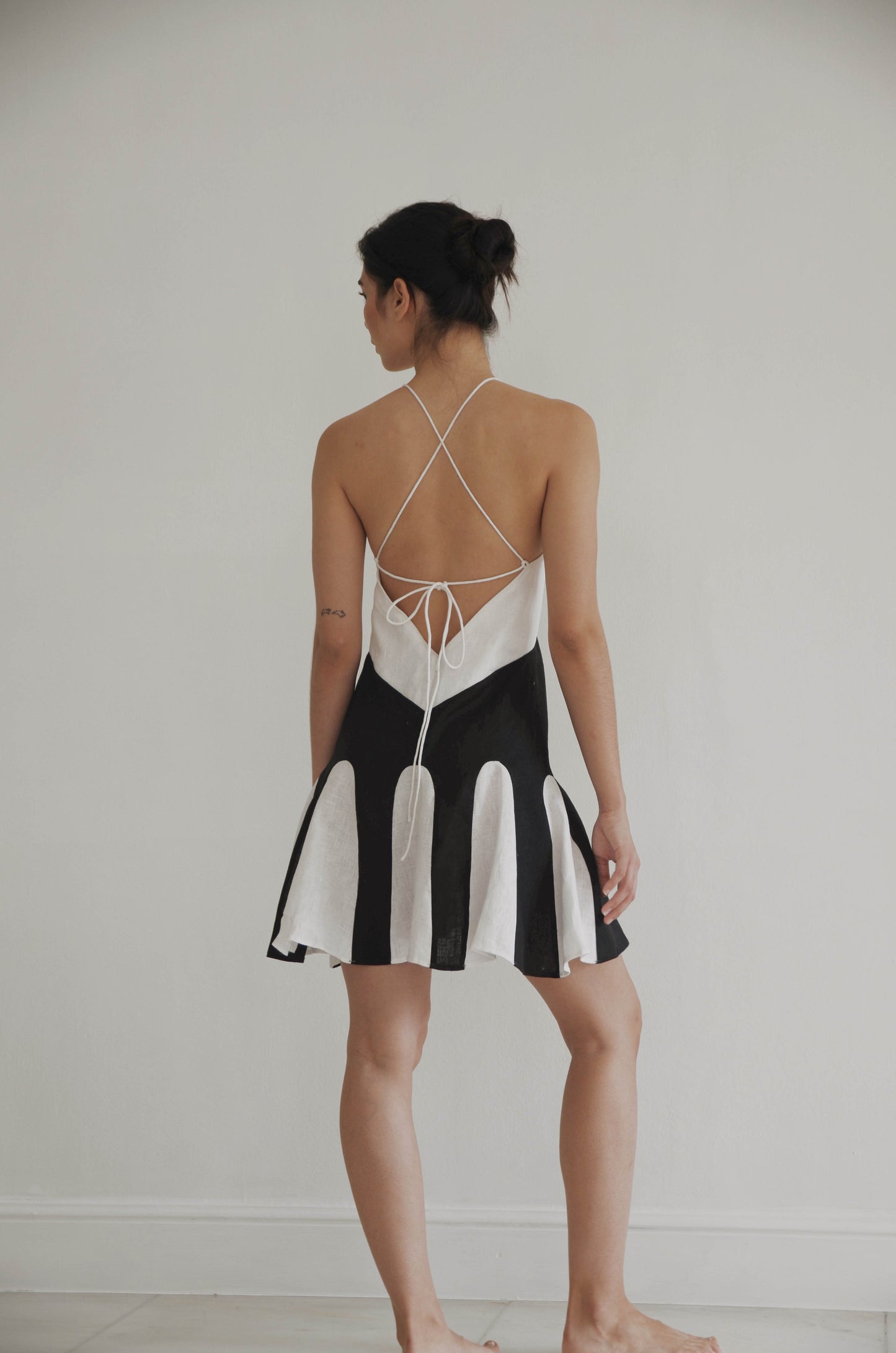 Contrast Calypso Dress Black & White