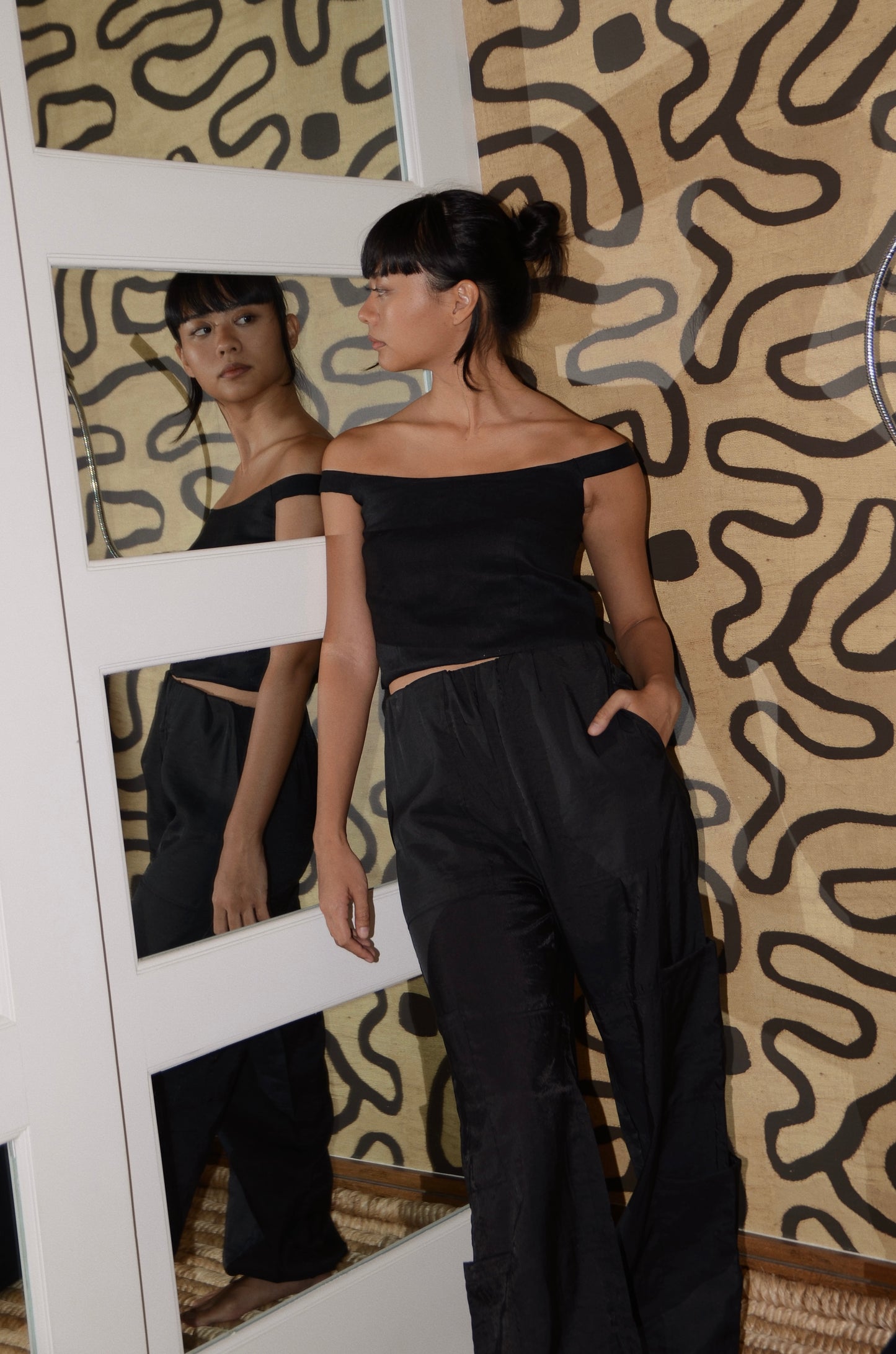 August Top Black