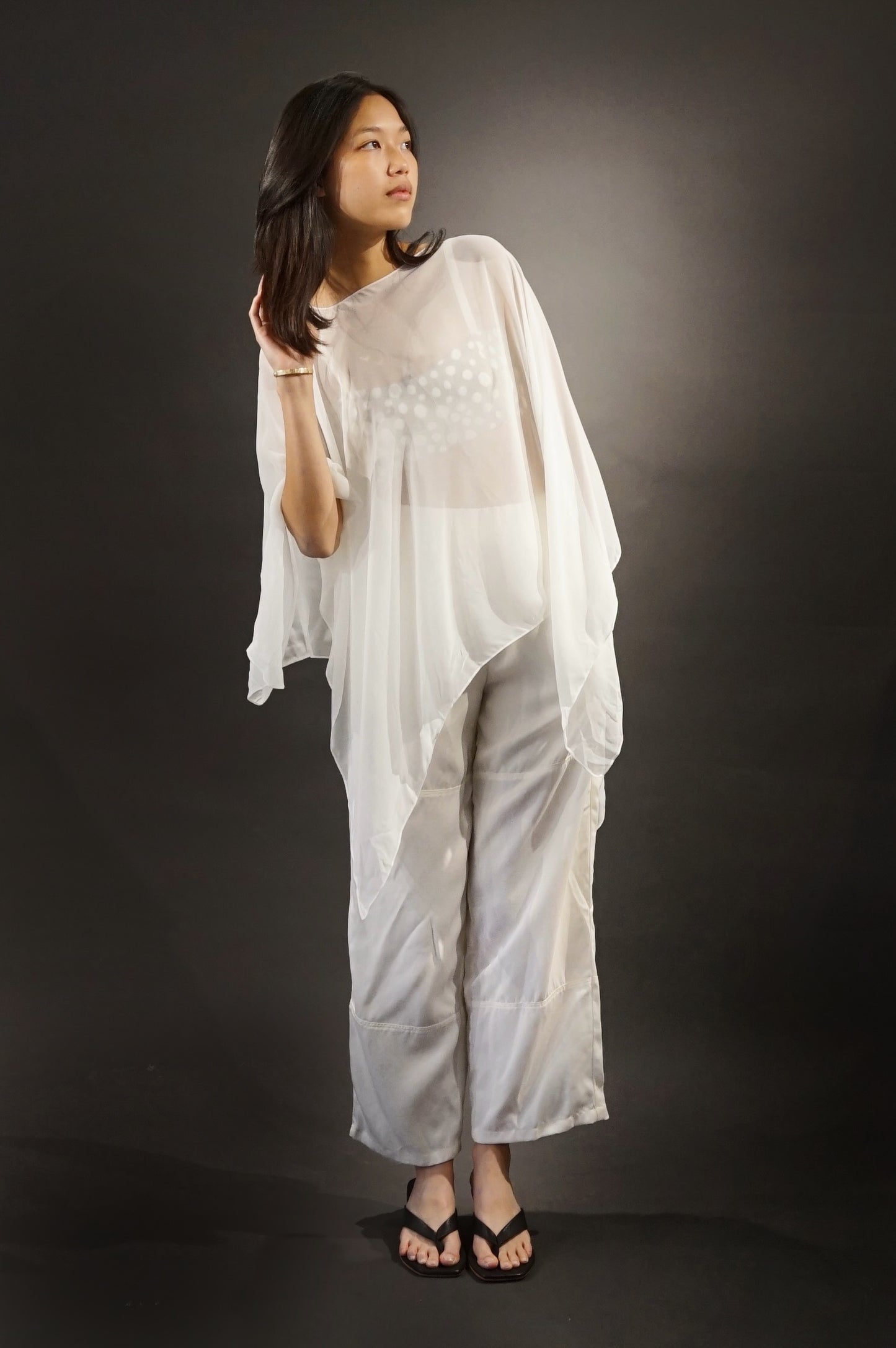 Mistral Cape White