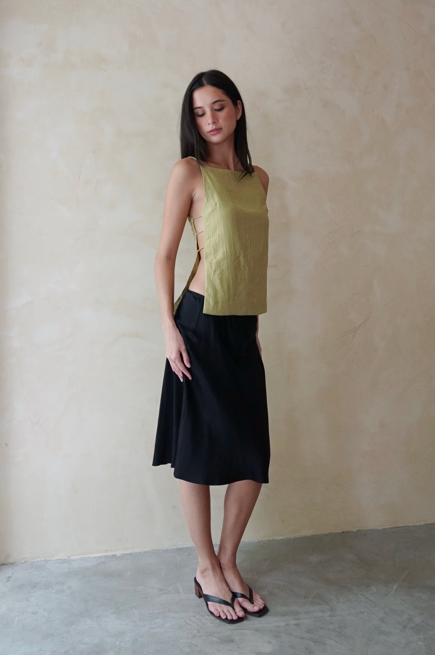 Bias Midi Skirt Black