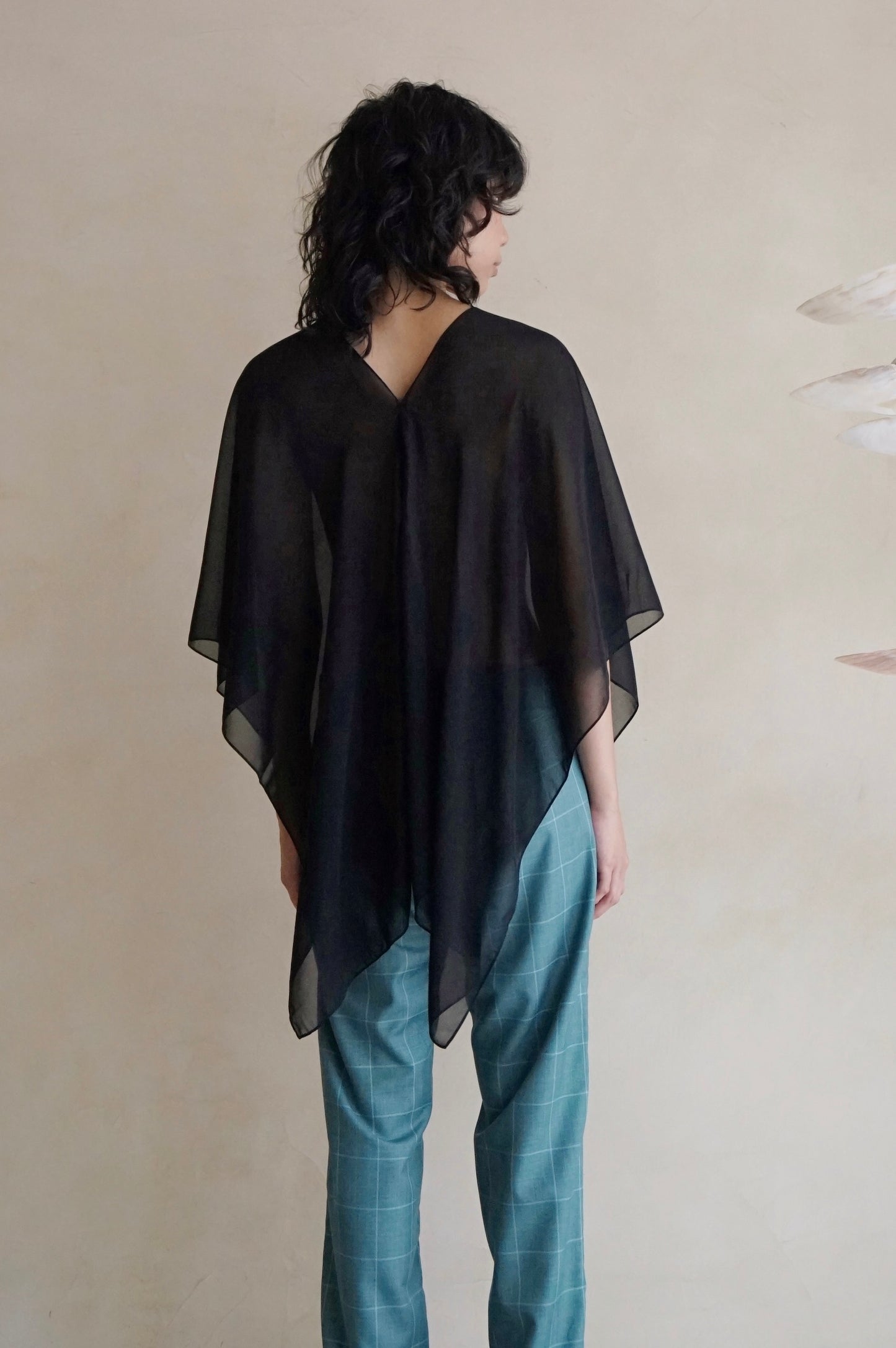 Mirage Cape Black